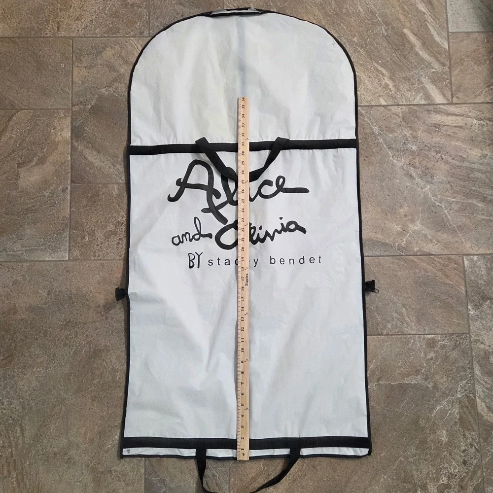 Alice + Olivia Stacey Bendet Garment Bag White Black Travel Suit Cover‎ Foldable